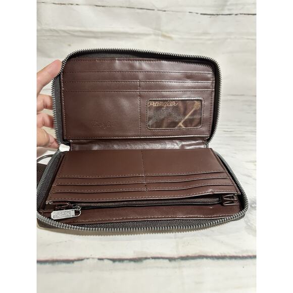 Wrangler Bandana Paisley Print Wallet Brown Wristlet Western - Picture 6 of 7